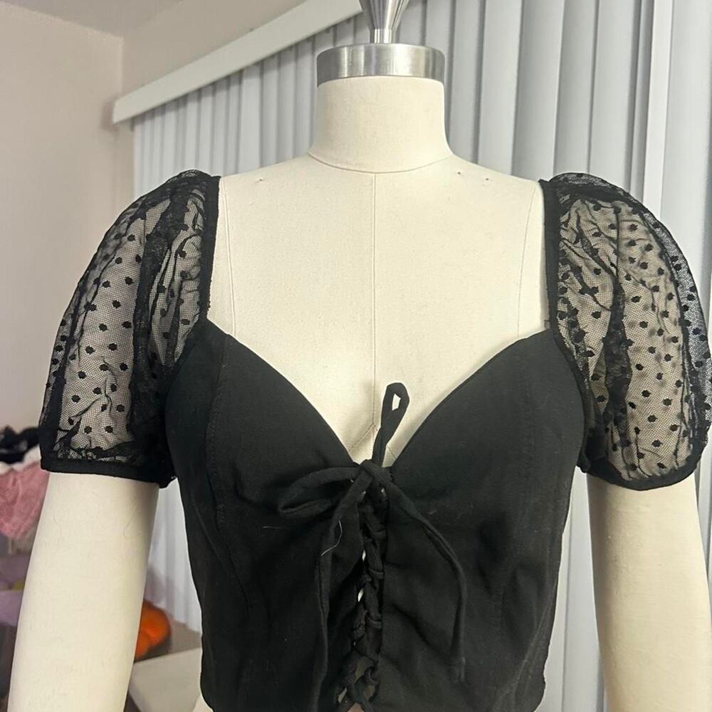 Haute-monde Women's Black Crop-top